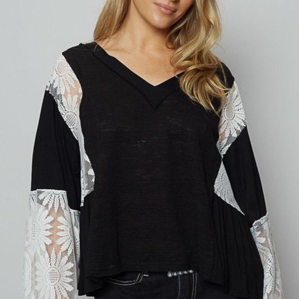 POL Black and White Asymmetrical Long Sleeve Blouse